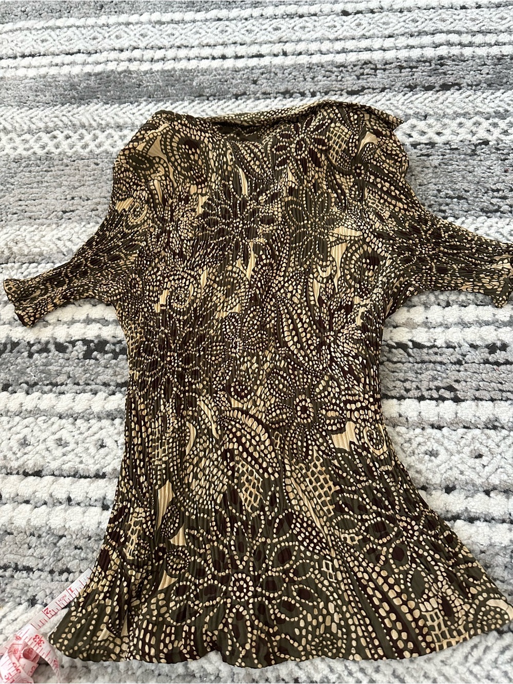 Retro pattern button up top - Picture 4 of 6